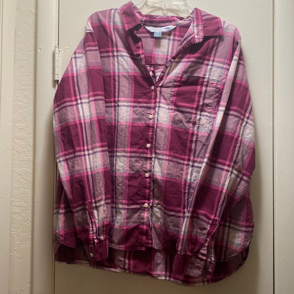 Old Navy women’s classic pink plaid button down. Size xxl.
